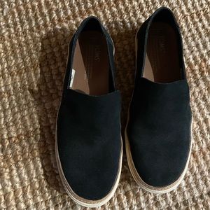 Cute black Tom’s. Pet free smoke free home.